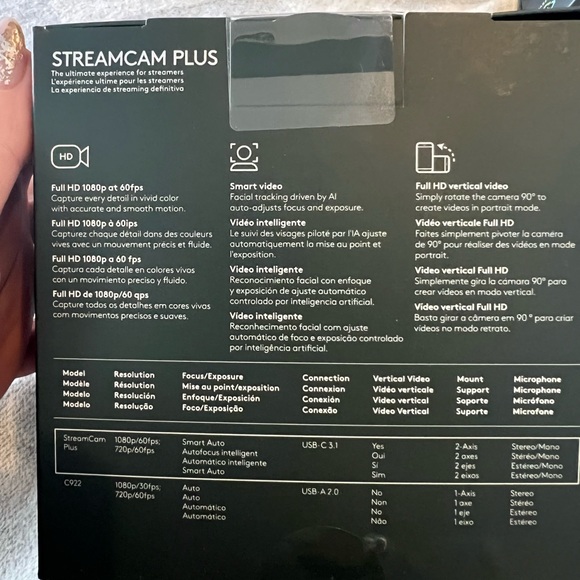 Logitech Streaming Webcam - Picture 2 of 3